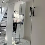 By Radecka Zarembowicza Lotnisko شقة