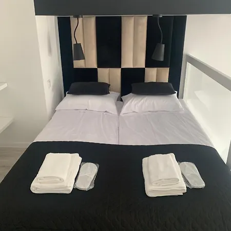 By Radecka Zarembowicza Lotnisko