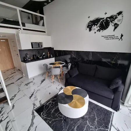 By Radecka Zarembowicza Lotnisko