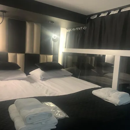 By Radecka Zarembowicza Lotnisko * 弗罗茨瓦夫