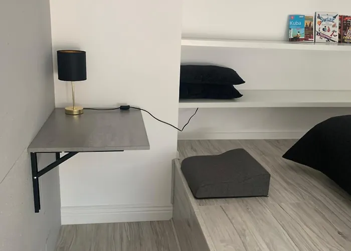 By Radecka Zarembowicza Lotnisko