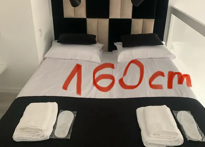 By Radecka Zarembowicza Lotnisko Daire *