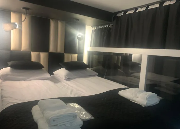 By Radecka Zarembowicza Lotnisko * Wroclaw