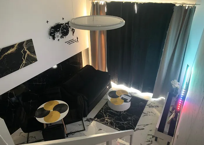 By Radecka Zarembowicza Lotnisko *